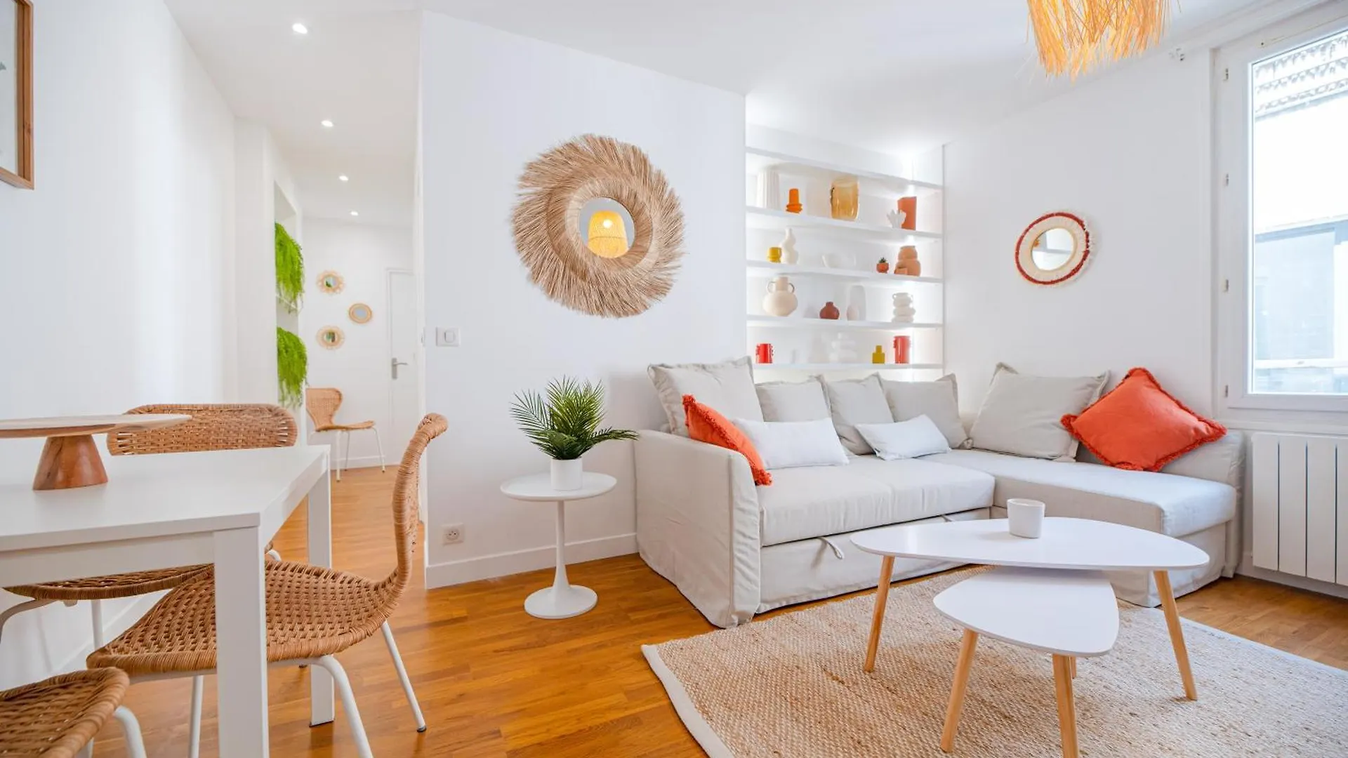 Stunning Flat In Apartment *