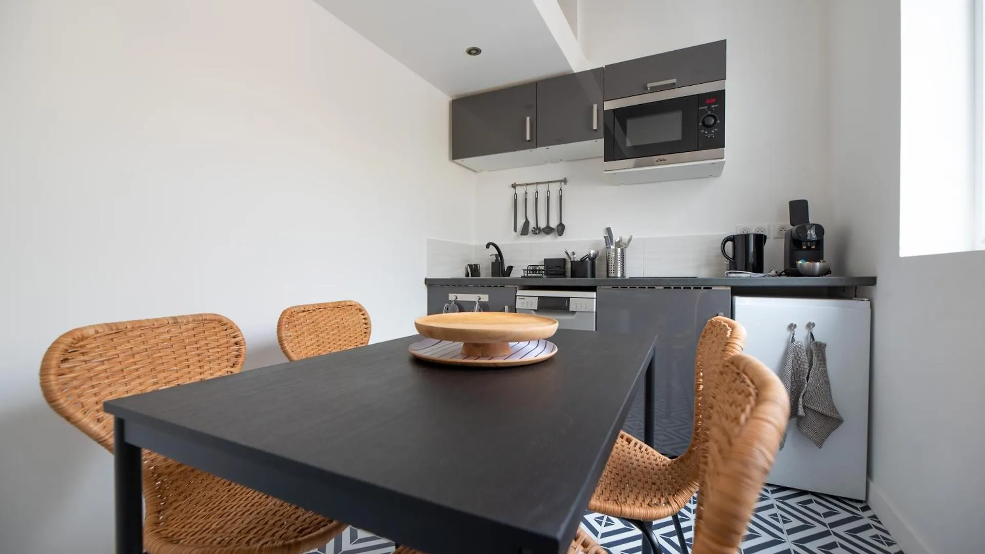 Stunning Flat In Apartment Paris