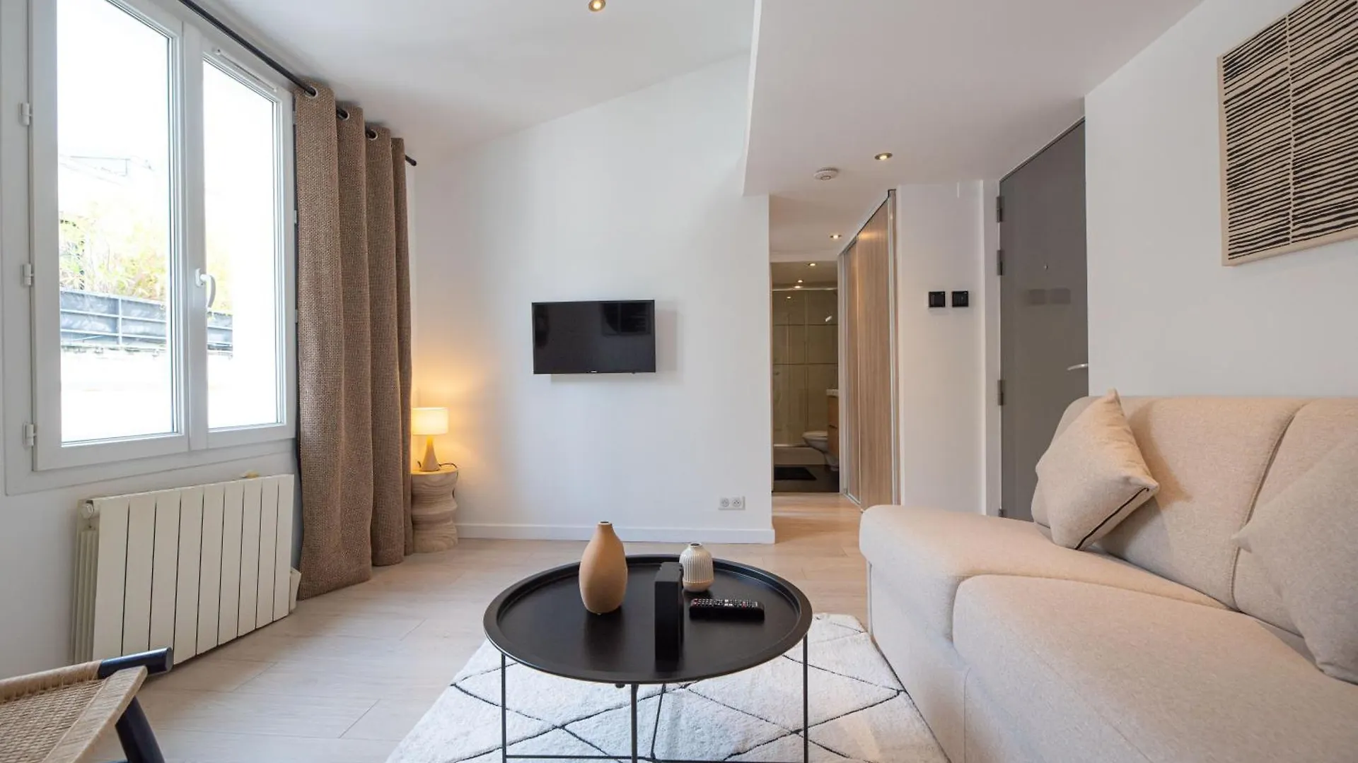 Stunning Flat In *