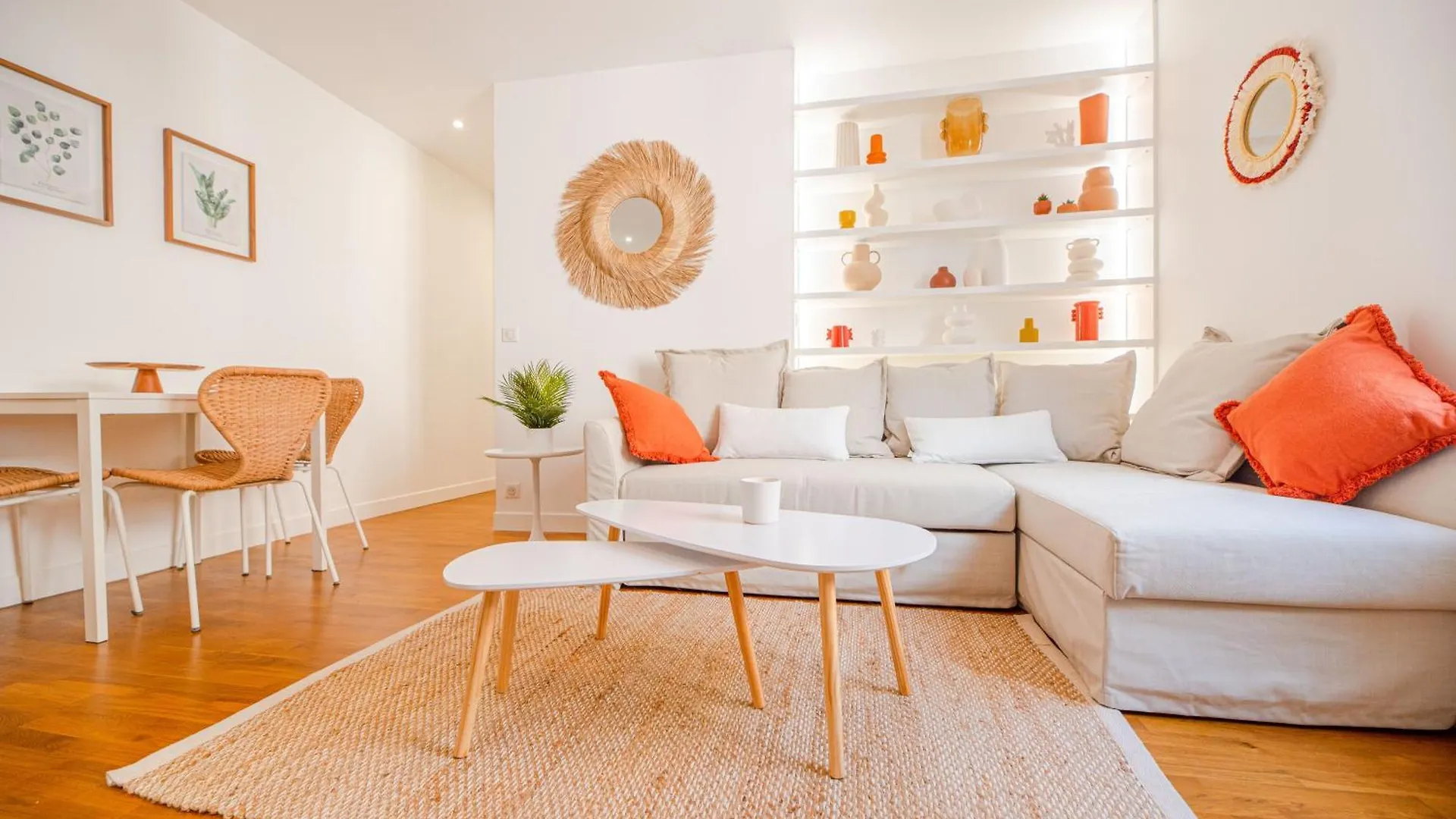 Stunning Flat In Apartment *